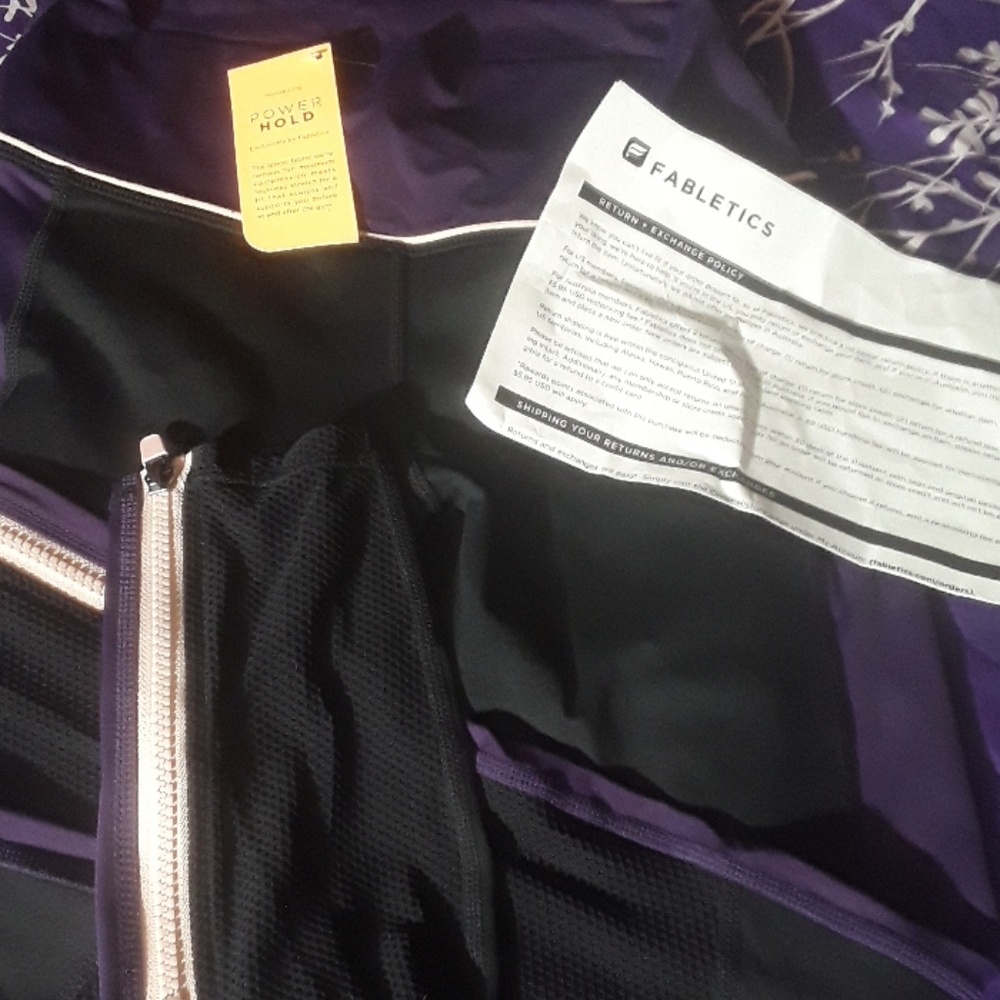 Fabletics/ Demi Levato leggings